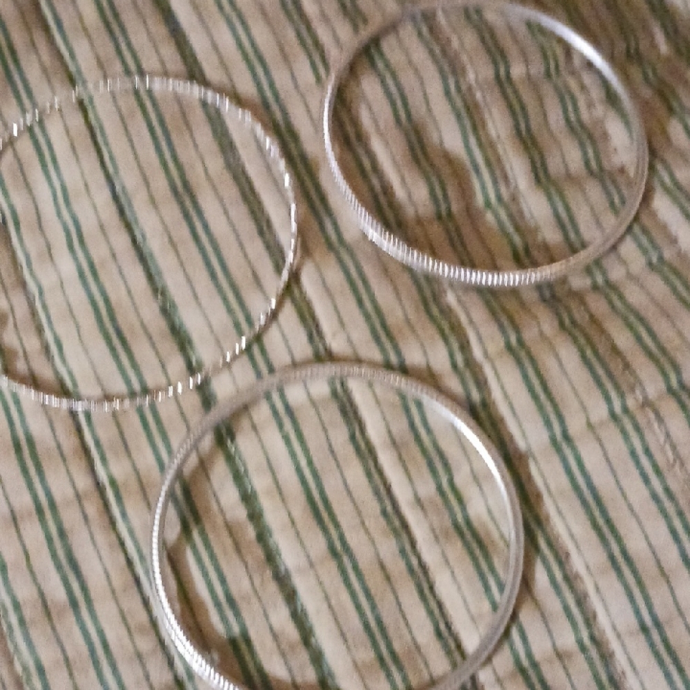 Silver-Tone Women’s Bangle Bracelet Set - Classic Stackable Style